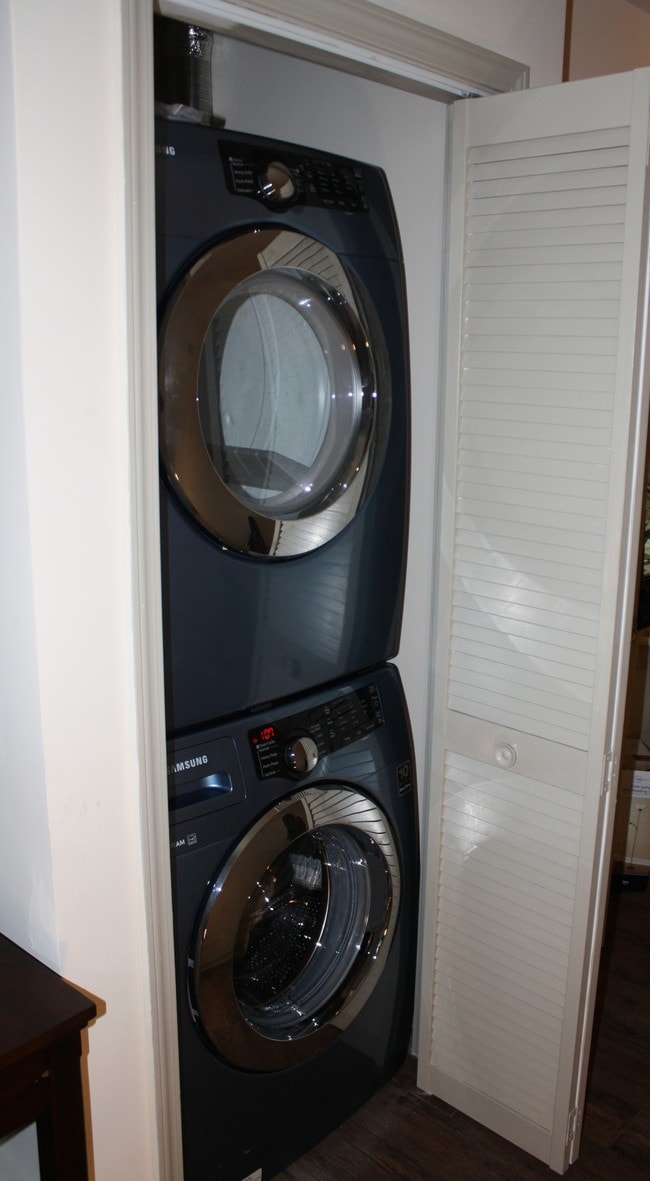 Photo - 223 E Cloverhurst Ave