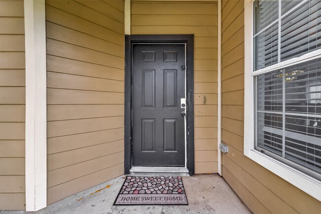 Photo - 6027 Shadow Isle Ln