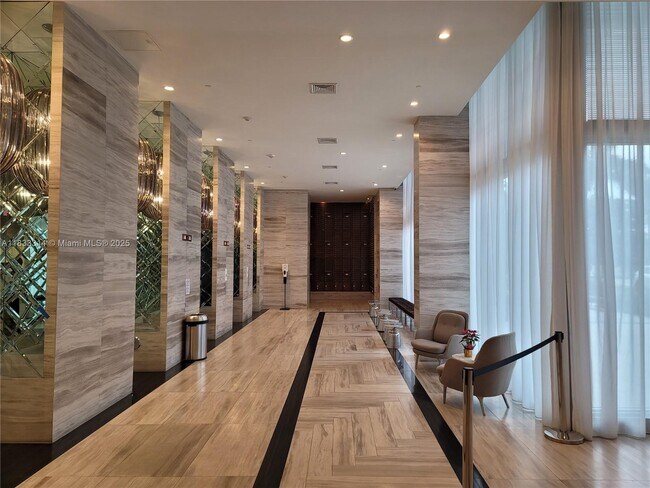 Photo - 2000 Metropica Wy Unit 2411
