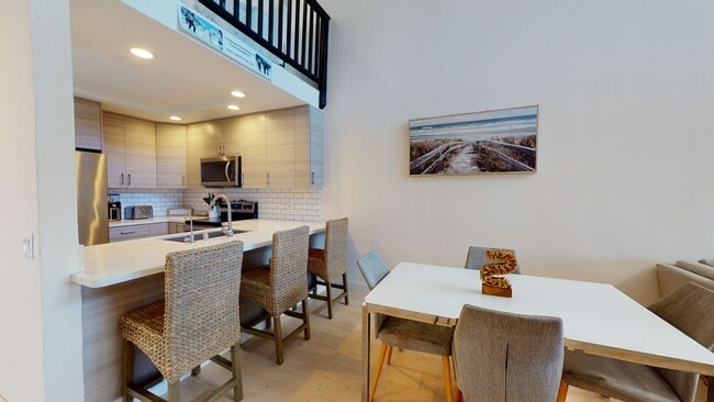 Photo - Bright 3 Bed 2 Bath Furnished Condo Available for Long Term Lease