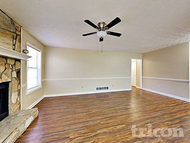 340 Edna Dr