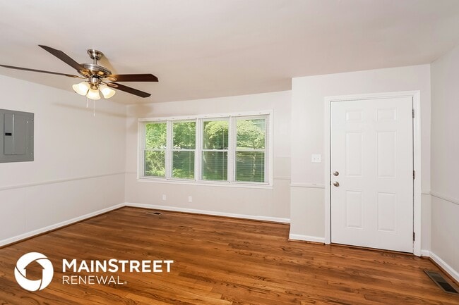 Photo - 2401 4th St NE