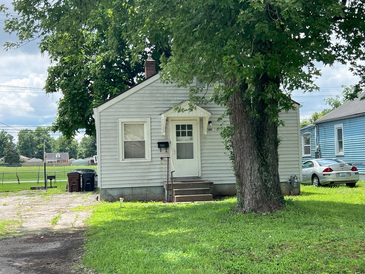 Photo - 2110 Ratcliffe Ave