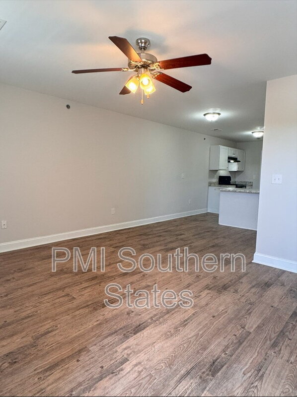 Photo - 204 Walnut Hill Dr Unit B