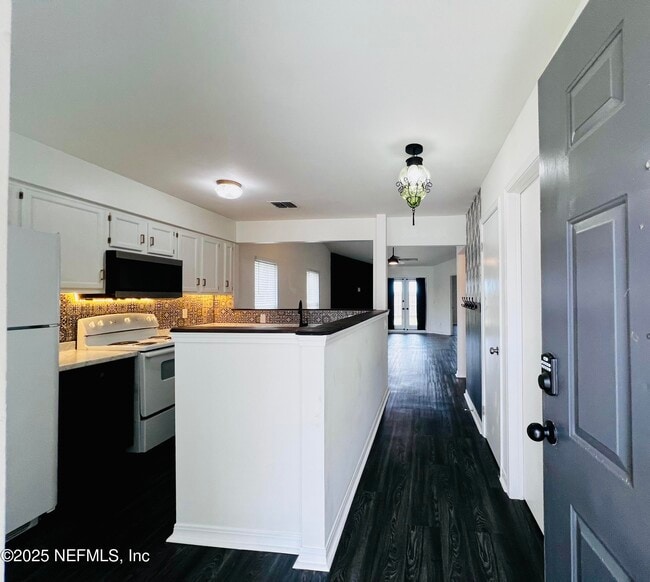 Photo - 2024 Oak Water Dr