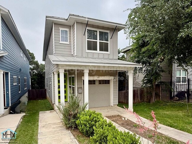Photo - 447 Natalen Ave