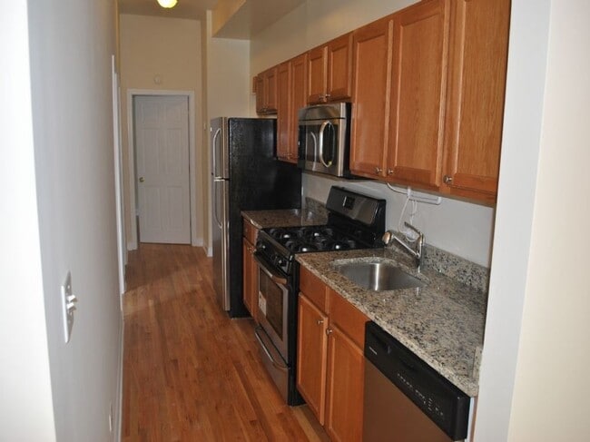 Photo - 3128 N Lincoln Ave Unit 2