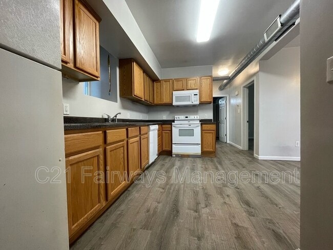 Photo - 340 N Craig St