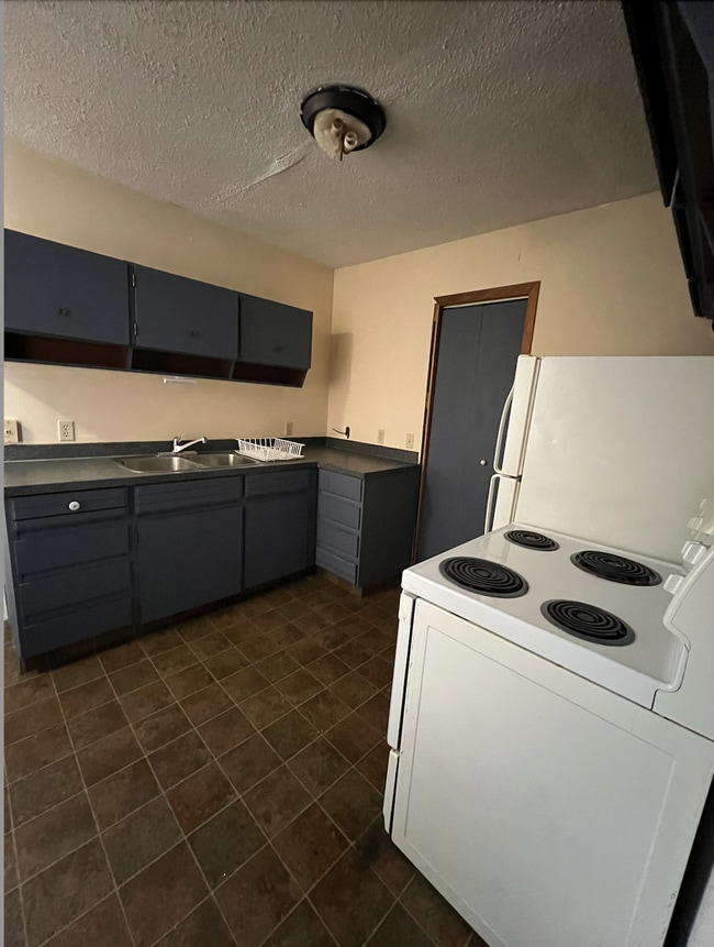 Photo - 2346 Winnipeg St