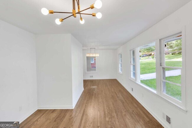 Photo - 2773 Fairlane Dr SE