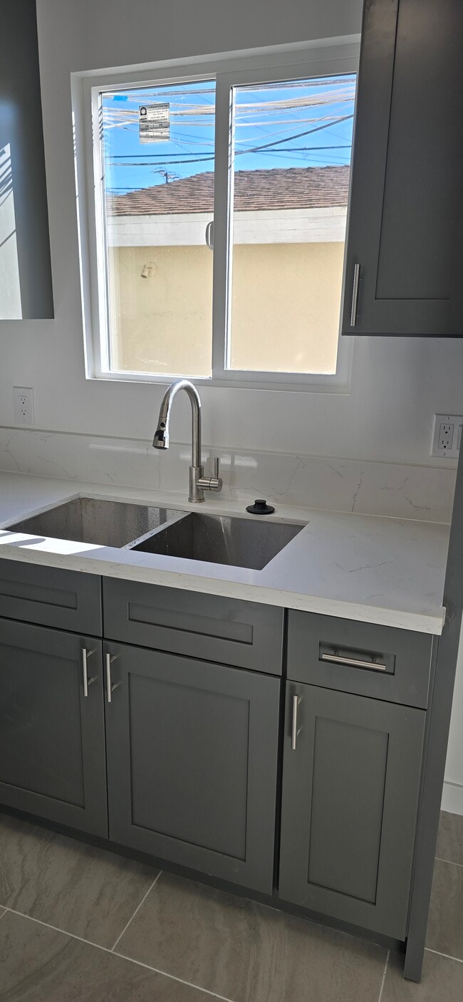 Photo - 1428 E 54th St Unidad #2