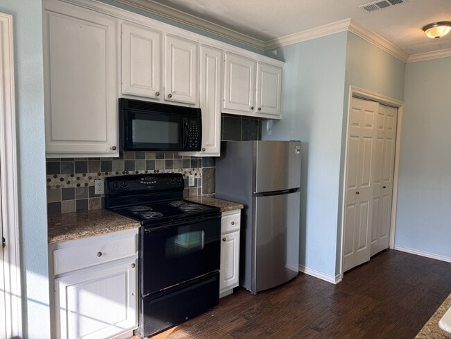 Photo - 1425 W Villa Maria Rd