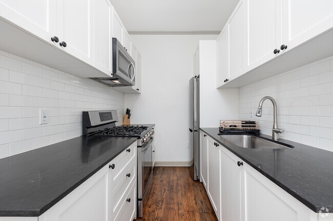 1BD, 1BA - 707SF - Kitchen