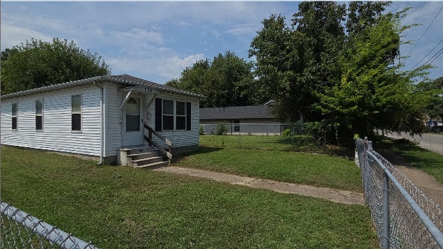 Photo - 734 Walnut St