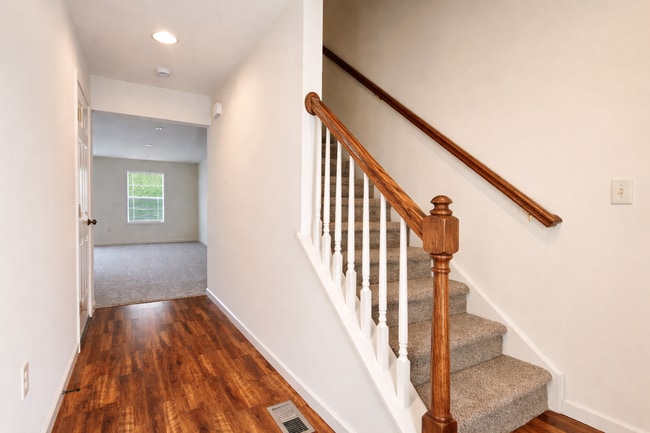 Photo - 108 Linda Sue Ln