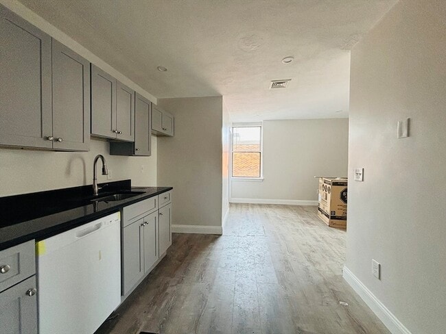 Photo - 94 Eastern Ave Condo Unit 3
