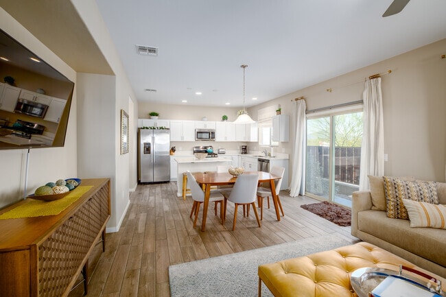 3BR, 2.5BA - 1,735SF - Cortaro Point