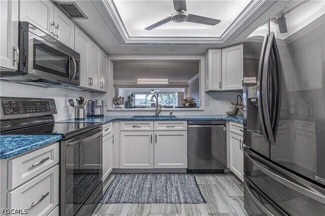 Photo - 7430 Lake Breeze Dr Unit 403