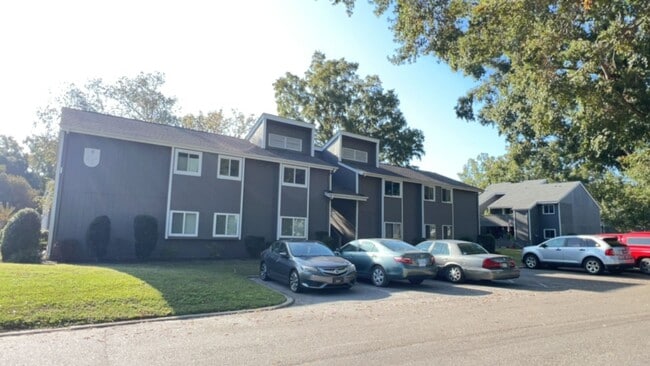 Building Photo - 3Bd/ 2 BA condo at Briarcliffe West