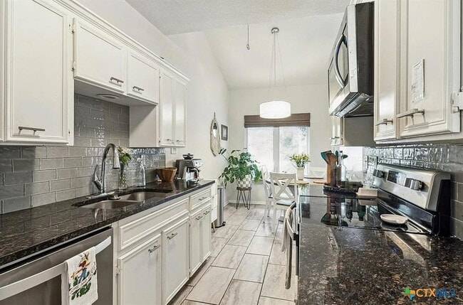 Photo - 313 Quarry St