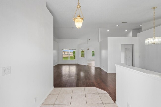Photo - 106 Fernwood Cres