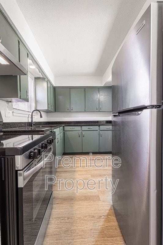 Photo - 224 E Hargis St