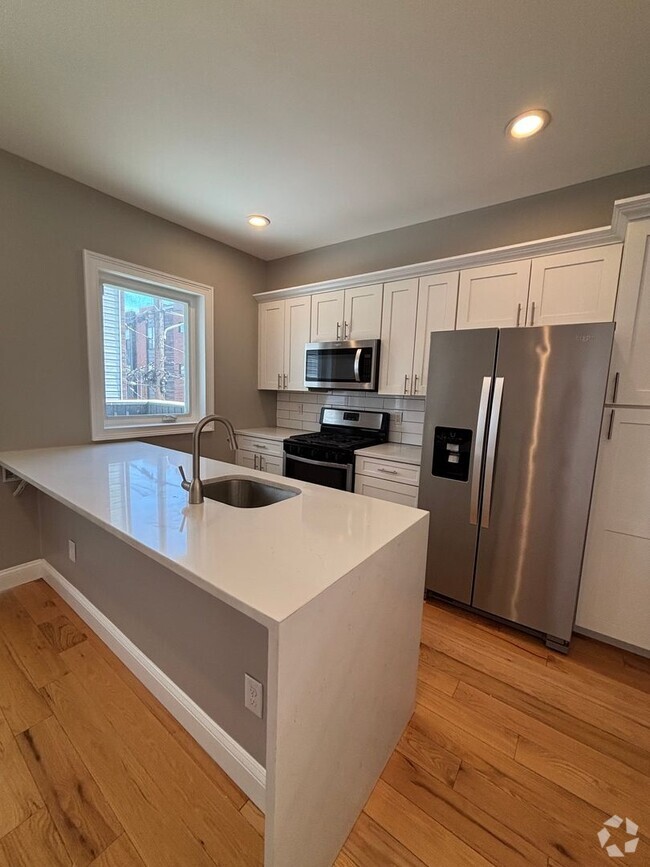 Building Photo - Gorgeous 4 Bedroom house with Three Roof-D...