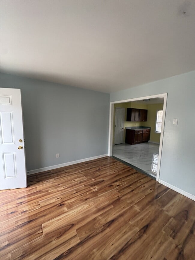 Photo - 123 Arthur Ct