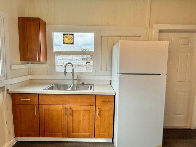 Photo - Newly Upgraded 2 Bedroom / 1 Bathroom House in Wailuku! Pet friendly!