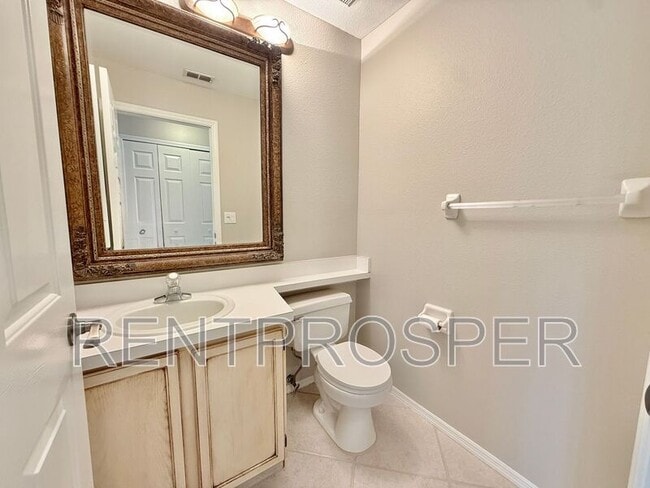 Photo - 2205 Wyndam Way