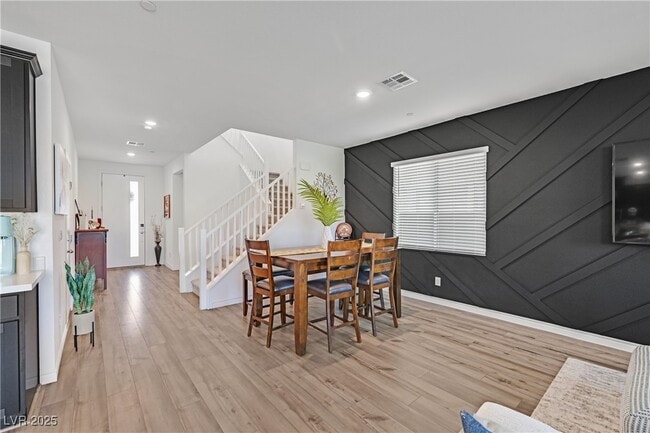 Photo - 282 Mount Steel Ave