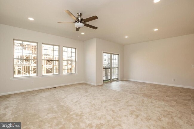 Building Photo - 9 Nicklaus Dr