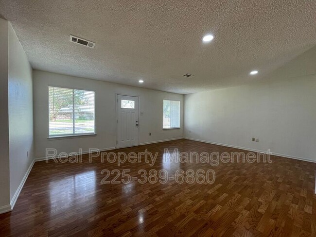 Photo - 3415 Colonel Gibson Cir