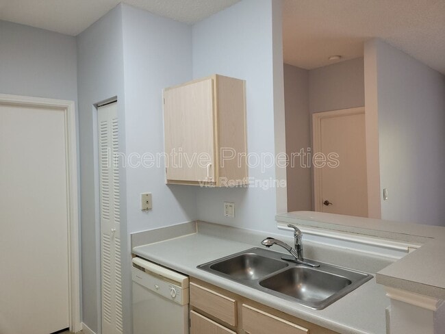 Photo - 2533 Grassy Point Dr Unit 303
