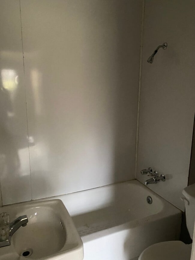 Photo - 107 N 16th St