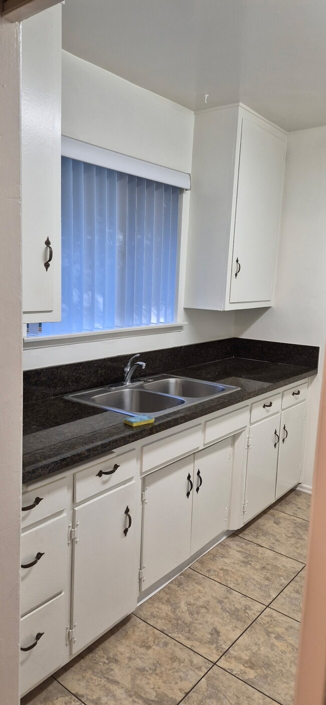 Building Photo - 255 Oakland Ave