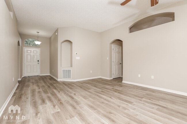 Photo - 1505 Lake Villa Dr