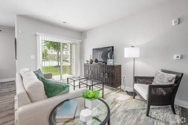 2BR, 2BA - 1,100SF - Living Room