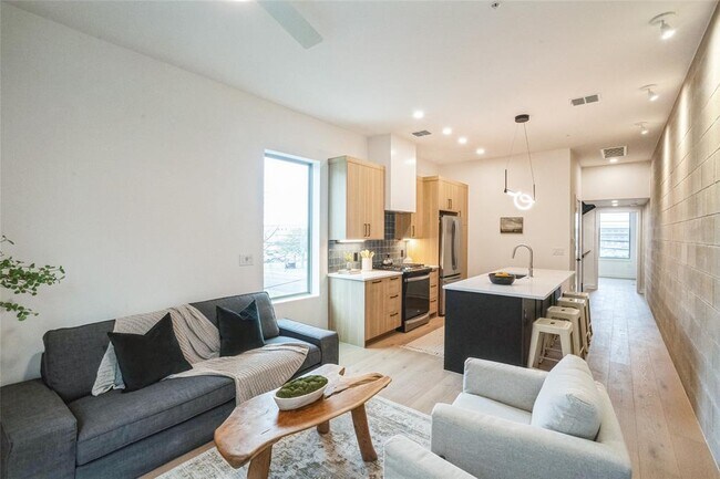 Photo - 700 Denson Dr Unit 1102