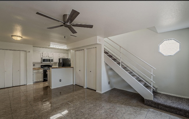 Photo - 625 S Westwood