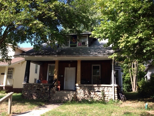 4 Bedroom, 1.5 Bath on Campus - 4 Bedroom, 1.5 Bath on Campus