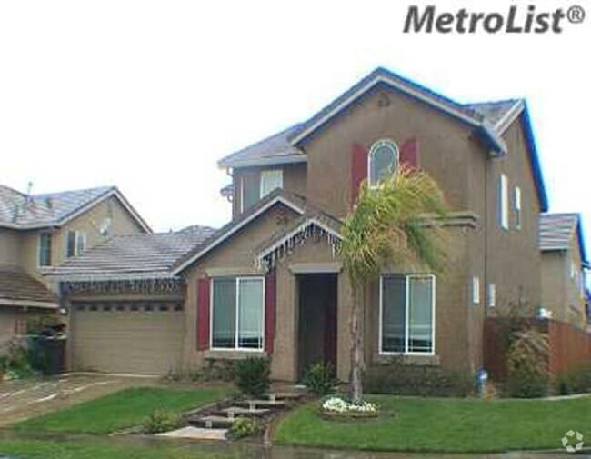Building Photo - Excellent 4 bedroom, 3 bath Roseville home...