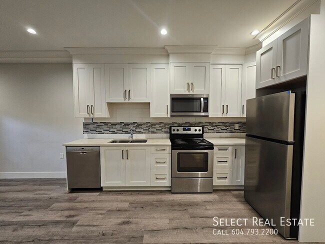 Photo - 5483-5188 188 St Unit 1