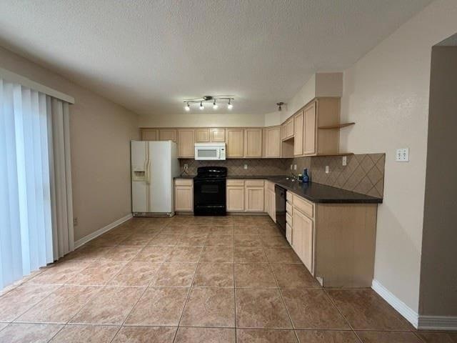 Photo - 1752 Newport Pl Unit 105