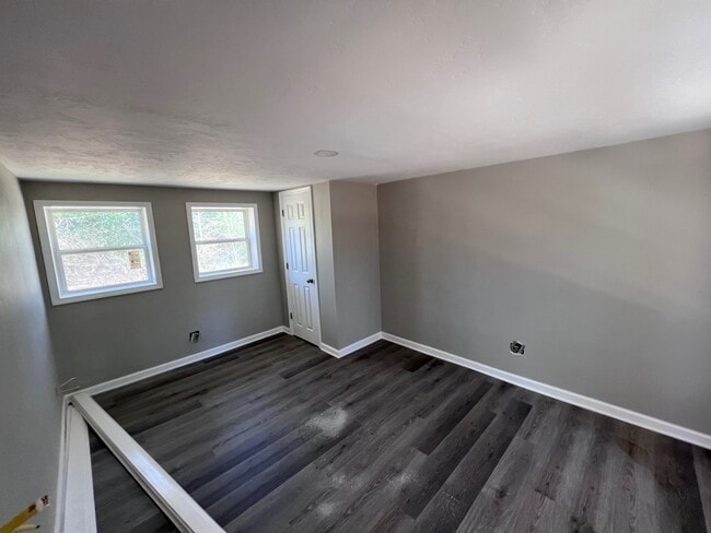 Photo - 768 McElderry Rd N