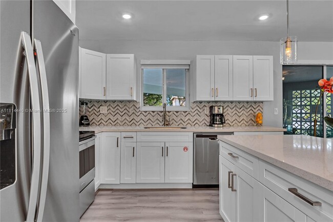 Photo - 204 SW 19th Ave