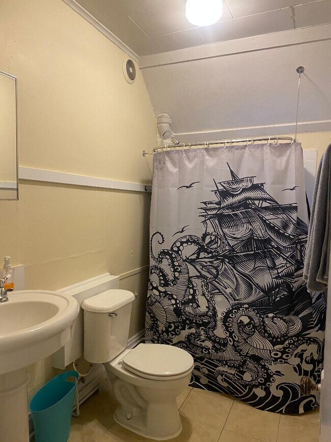 111 Maple St Unit 4