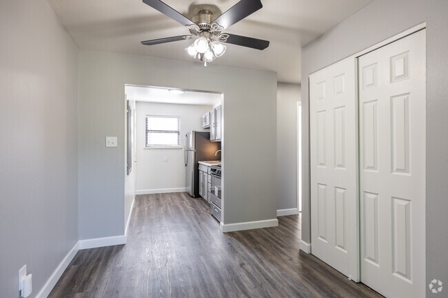 2BR, 1BA - 760SF - Dining Room