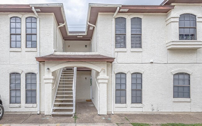 Photo - 104 Belaire Dr Condo Unit 8