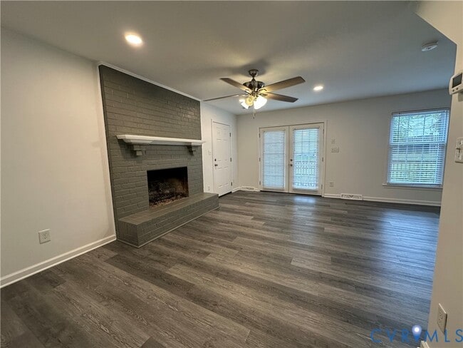 Photo - 111 Lakeside Dr